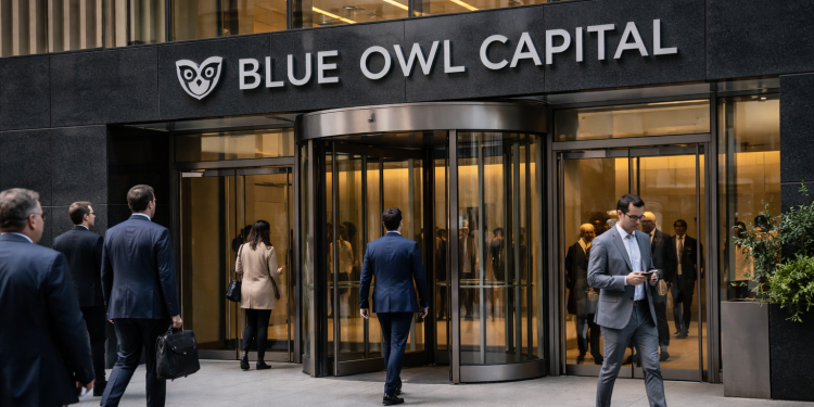 As Blue Owl stock price implodes, is it safe to buy the dip?