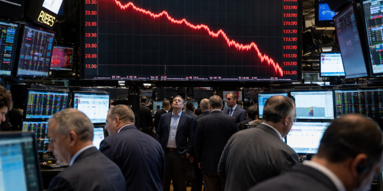 S&P 500 could fall to 6,150: analyst explains how to play the dip