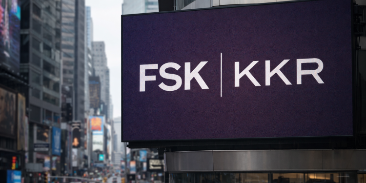 FS KKR stock slides as Moody’s downgrade flags rising credit stress