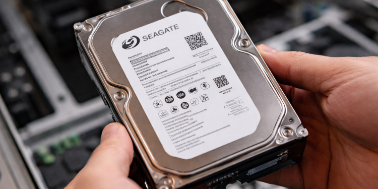 Seagate stock is crashing 7% today: why JP Morgan is bullish