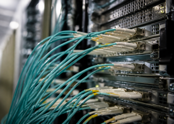 Corning stock falls as Q2 revenue forecast misses Street estimates