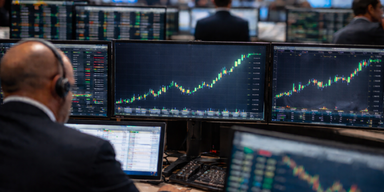 CoreWeave stock rises as Anthropic deal fuels AI growth bets