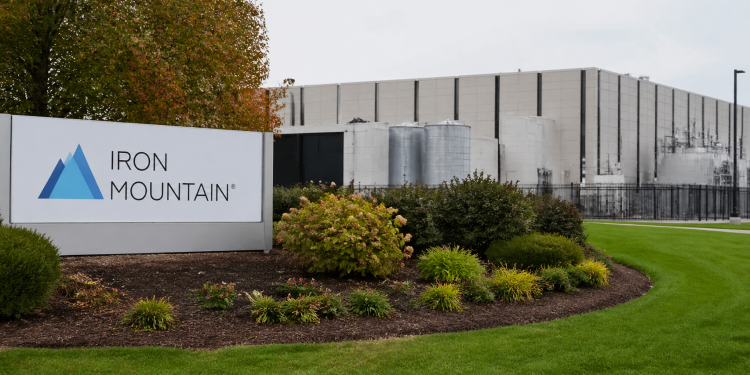 Iron Mountain stock just hit a crucial resistance after earnings: is it a good buy?