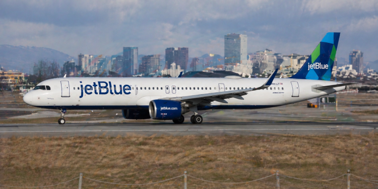 JetBlue stock gains even as fuel surge drives wider-than-expected loss