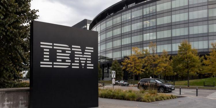IBM stock slides 7% as growth concerns revive AI threat fears