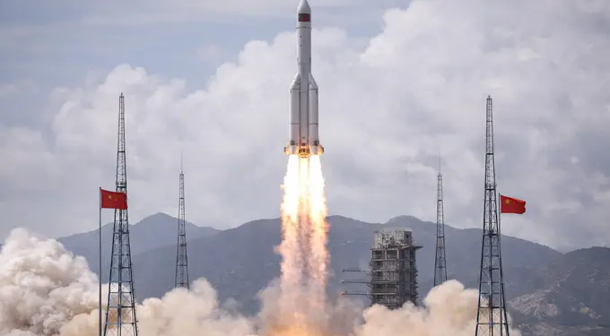 SpaceX moves closer to IPO, plans investor roadshow in june