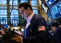 US stocks extend rally as earnings season unfolds
