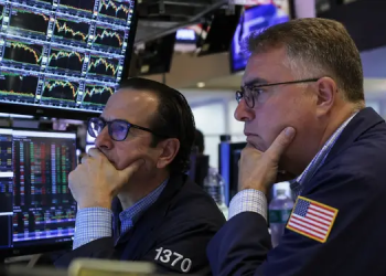 FTSE 100 slips as Iran crisis dampens investor confidence