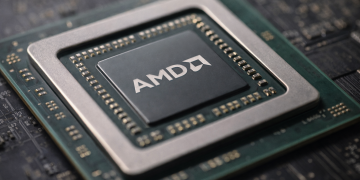 AMD tops estimates, lifts forecast: so why is smart money walking away?