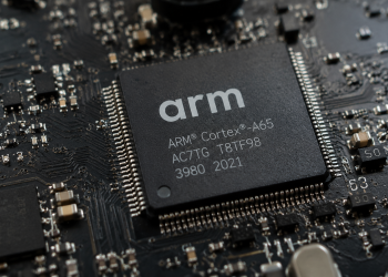 Can Arm stock climb higher after fresh AI-driven analyst upgrades?