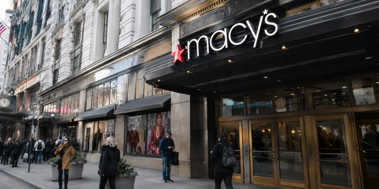 Berkshire just loaded up on Macy’s stock: should you too?