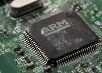 Bernstein explains why it isn’t too late to invest in Arm stock