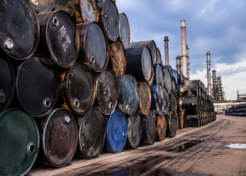 Evening digest: Oil stays above $100, Warsh moves closer to leading Fed