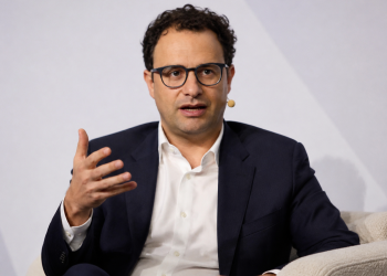Anthropic surges past OpenAI with $900B valuation in new funding