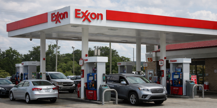 ExxonMobil earnings mixed as conflict costs weigh; shares slips