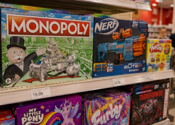 Why is Hasbro stock the worst S&P 500 performer today despite earnings beat?