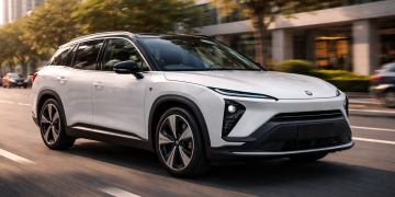 Why is Nio stock falling despite revenue surge and strong EV delivery growth
