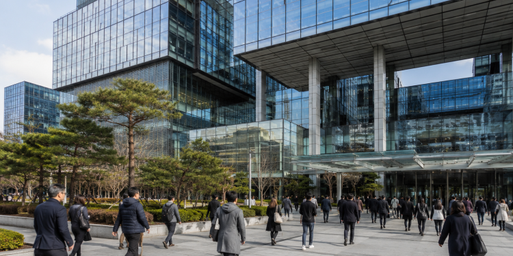 Samsung stock jump 5%: is the strike crisis finally easing?
