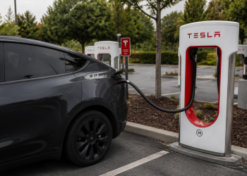 Tesla stock climbs 2%, why a recall isn’t worrying investors today