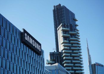 Samsung hits $1 trillion: what’s behind the 10% surge in one day?