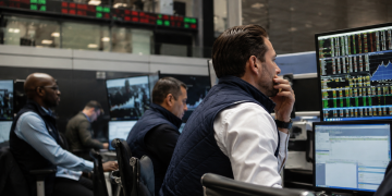UK stocks rally on US-Iran deal hopes as oil drops