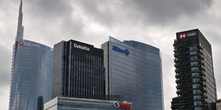 Energy and banks lift European earnings despite Middle East war concerns