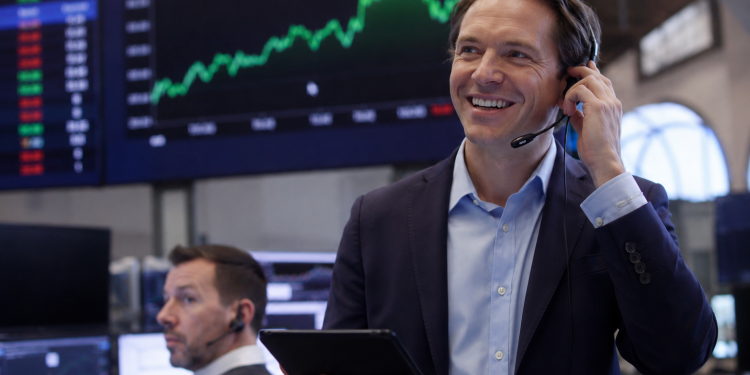 UK stocks rise as weaker data tempers Bank of England hike bets