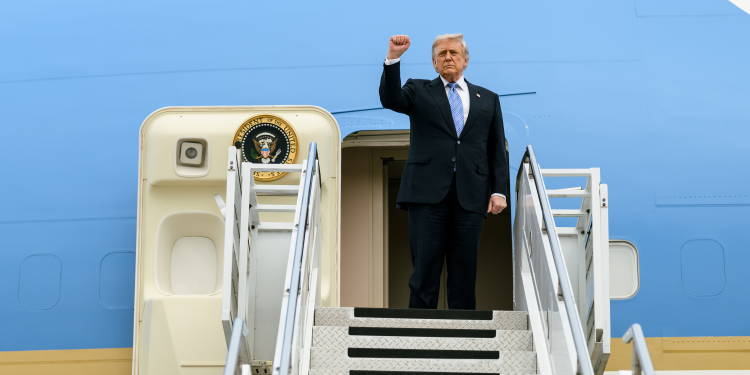 US stocks hit new highs as Trump signals decision on Iran deal nears