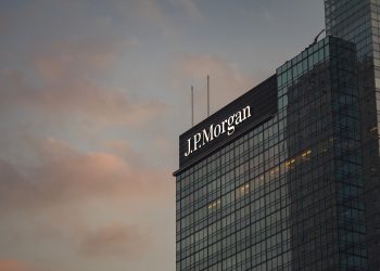 JPMorgan eyes deal to offload risk tied to $4 billon PE fund loans: report