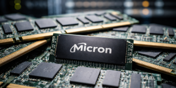 Why Micron stock is under pressure on Monday
