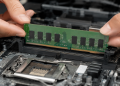 Micron stock is beating the broader market today: what to expect from earnings