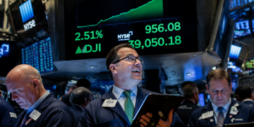 US stocks poised for continued gains through year-end: find out more