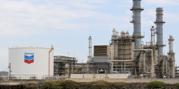 Chevron stock slips despite long-term Microsoft AI power agreement
