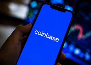 Coinbase stock falls as Baird flags weak trading volumes and valuation risks