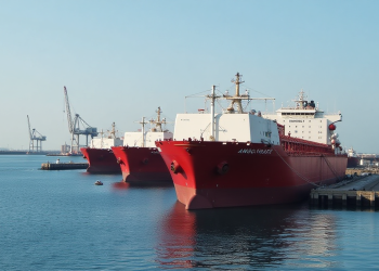 Trafigura delivers record half-year profit, dividend amid global tensions