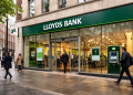 Lloyds share price nears pivotal level: is the 3.64% dividend yield worth it?