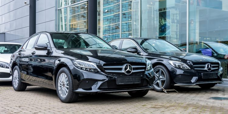 Mercedes-Benz lowers 2026 sales forecast as China demand slumps