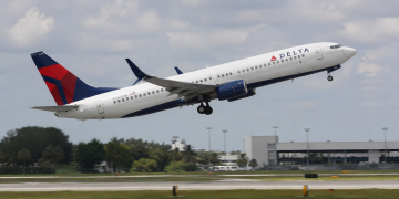 Delta Air Lines earnings: ignore the ‘noise’, stick with DAL – analyst says