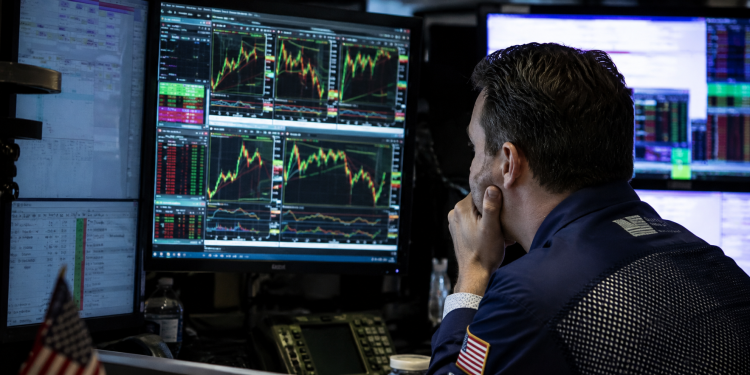 Best 3 REITs to own for reliable passive income in 2026