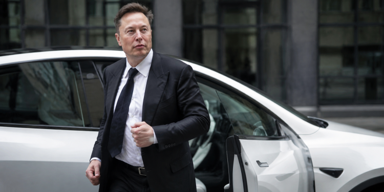 Why Tesla stock is tanking 3% even after crushing delivery estimates