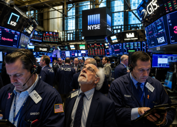 Evening digest: Moonshot causes AI selloff, Apple retakes top market cap crown