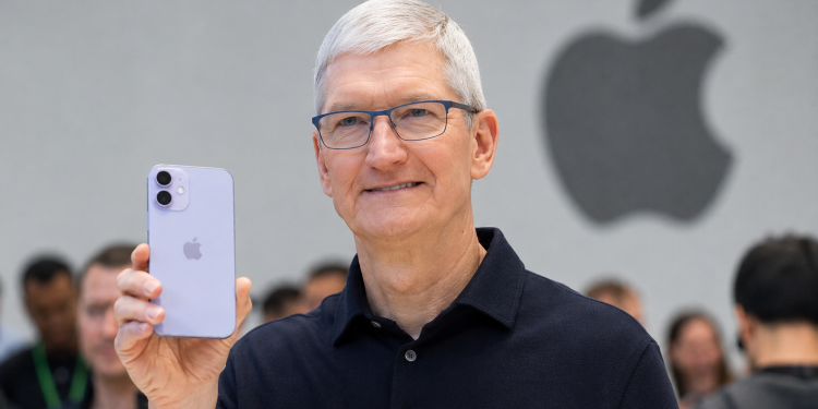 Apple earnings preview: iPhone sales, pricing in focus as CEO transition nears