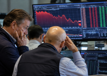 FTSE slides over 1% as Trump remarks revive Middle East tensions