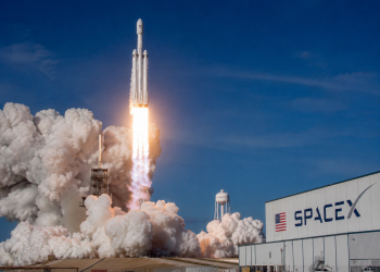 SpaceX stock slips further after Starship test flight scrub: Is the 19% dip a buy?