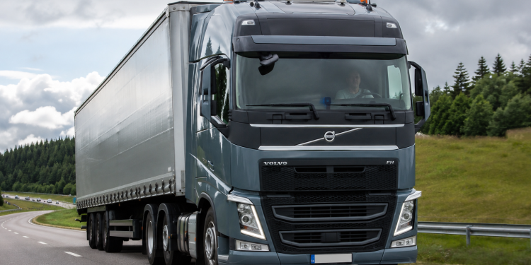 Volvo Group reports higher Q2 earnings, lifts truck market outlook