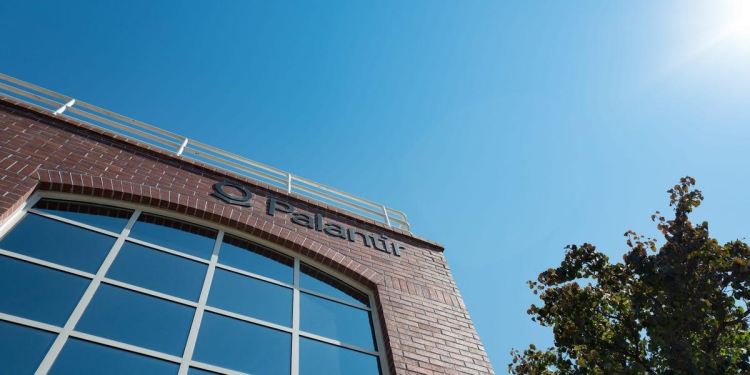 Why did Palantir stock sink 9% today?