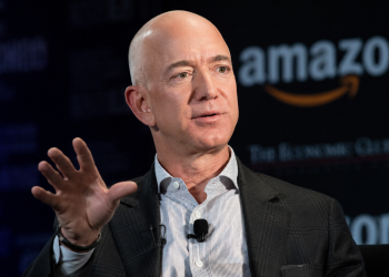 Amazon stock dips after $3 trillion: is Jeff Bezos selling at the perfect moment?