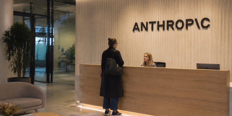 Evening digest: Anthropic signs $10B deal, Apple escalates OpenAI legal fight