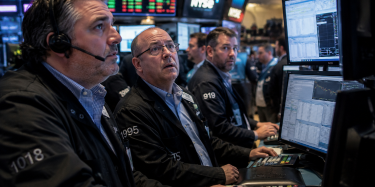 Wall Street futures trade mixed today: 5 things to know before Wall Street opens