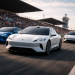 Nio stock sits at a crucial support as deliveries jump: buy the dip?